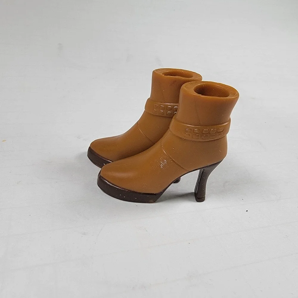 Strut It Sasha Bratz Girlz Doll Brown‎ Boots Shoes